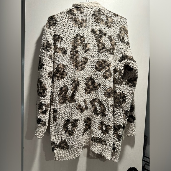 Babeau boucle leopard sweater jacket - comfy and soft! - Picture 3 of 3